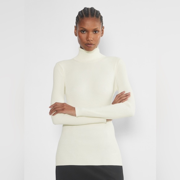 Liz Claiborne Tops - 💜 White Ribbed Long Sleeve Tee with High Neck